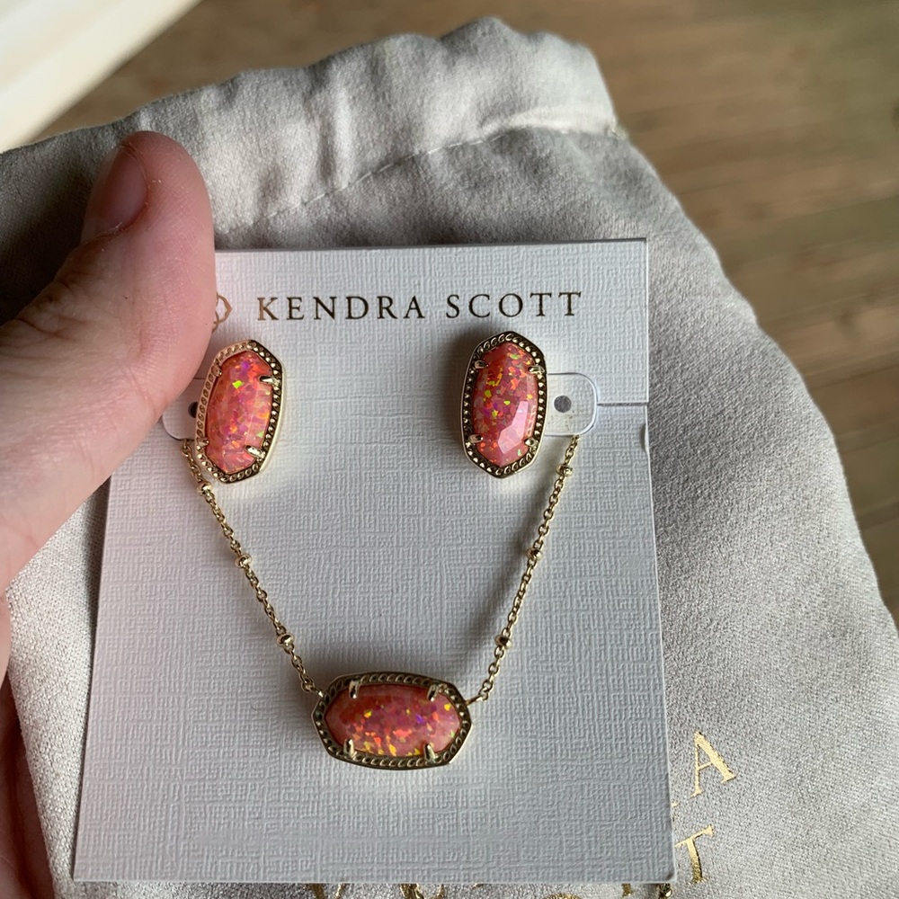 Kendra Scott Coral Kyocera Opal Elisa Necklace and Earrings  NWOT